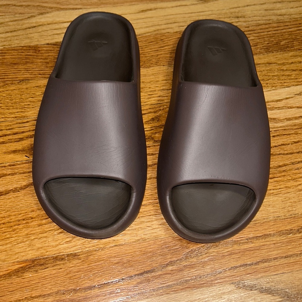 Yeezy slide soot